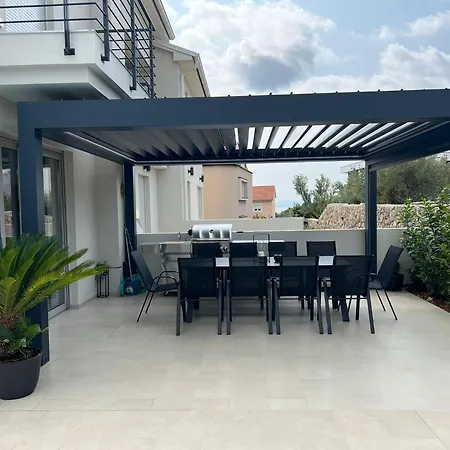 Divina With Heated Pool *