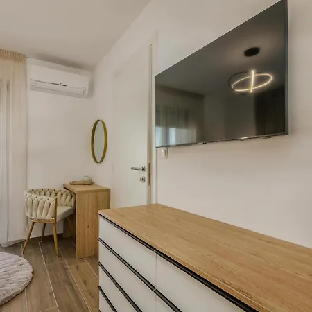 Divina With Heated Pool Villa Krk Town