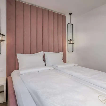 Villa Divina With Heated Pool