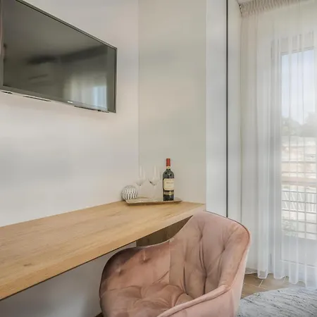 Villa Divina With Heated Pool Krk Town
