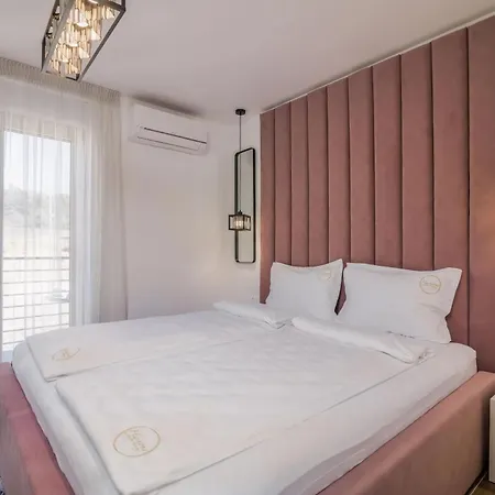 Villa Divina With Heated Pool *