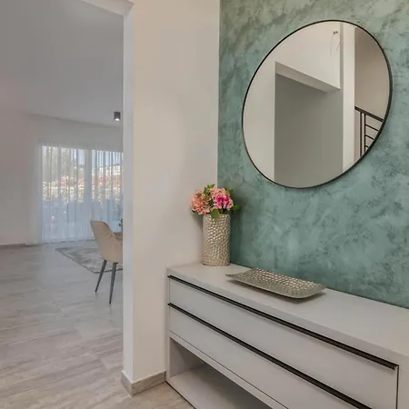 Villa Divina With Heated Pool