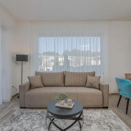 Villa Divina With Heated Pool Krk Town