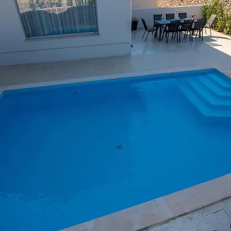 Villa Divina With Heated Pool *