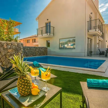 Divina With Heated Pool * Krk Town